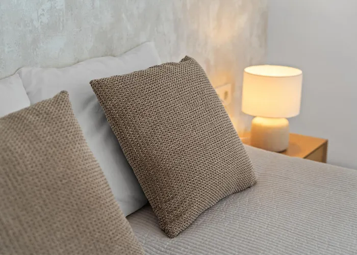 Little Penthouse * 丰希罗拉