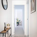Little Penthouse Apartman *